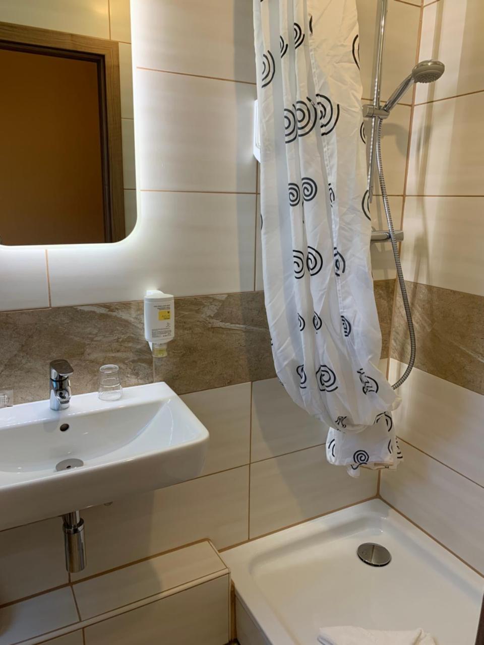 Hotel Seemeile Куксхафен Экстерьер фото