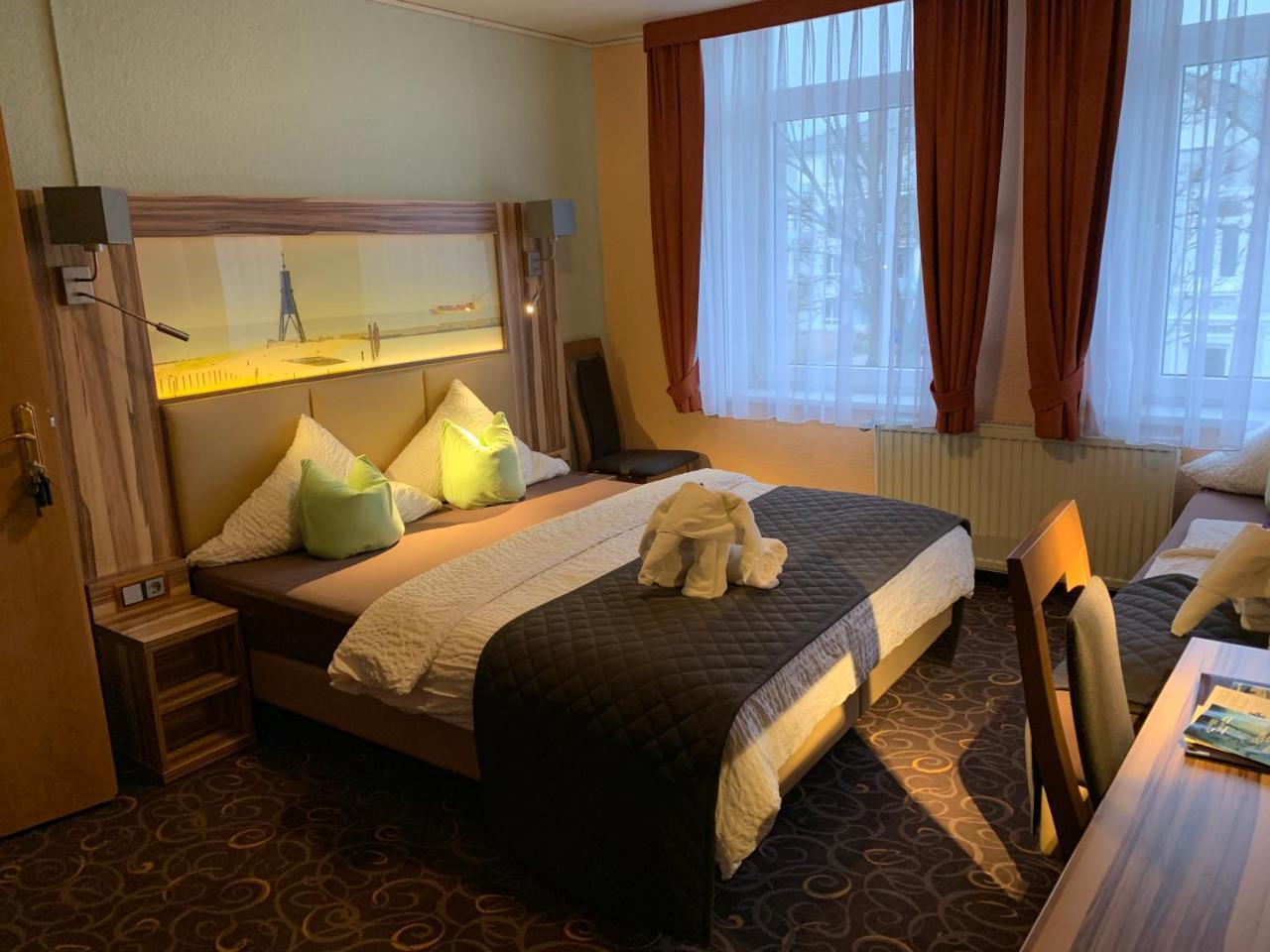 Hotel Seemeile Куксхафен Экстерьер фото